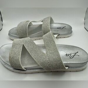 Boujee Lia Silver and White Glitter Molded Sole Sandals - Size 8